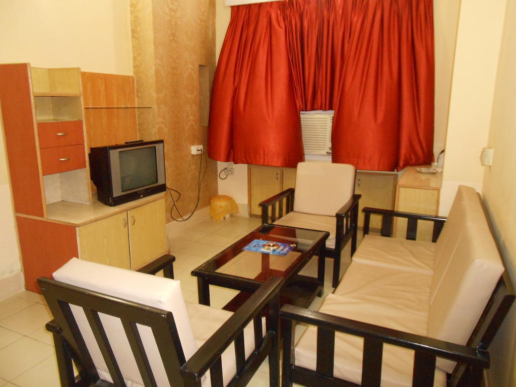 Hotel Blue Moon Guwahati Exteriör bild